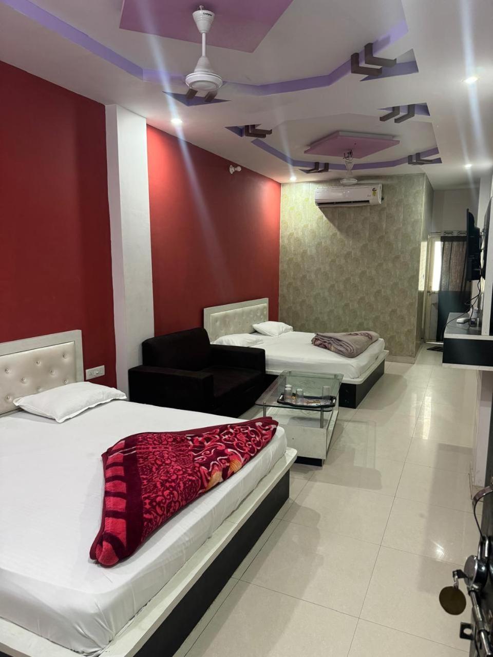 Hotel Aapno Shyam And Restaurant Khātu Kültér fotó