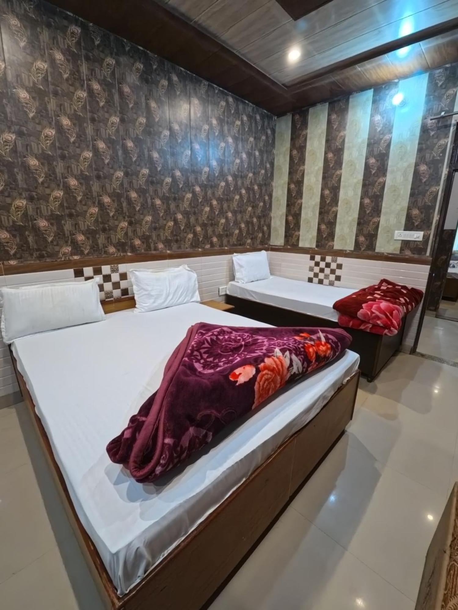 Hotel Aapno Shyam And Restaurant Khātu Kültér fotó